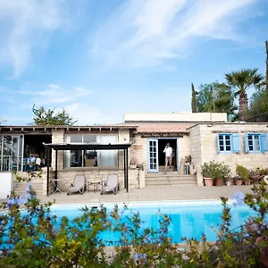 The Carob Tree - Rustic Luxury With Access To Pool And Restaurant Larnaca